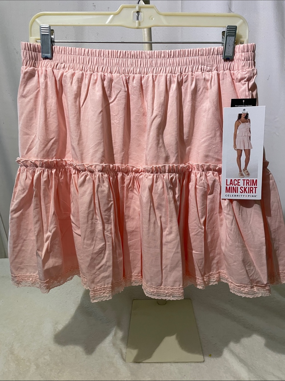 Celebrity Pink Blush Pink Tiered Lace-Trim Mini Skirt
